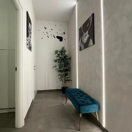 Kinga Cavour Флоренция